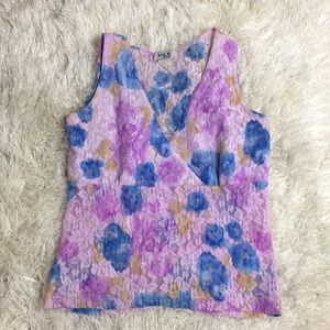 Sleeveless Lace Flower V Neck Cross Top 🌸